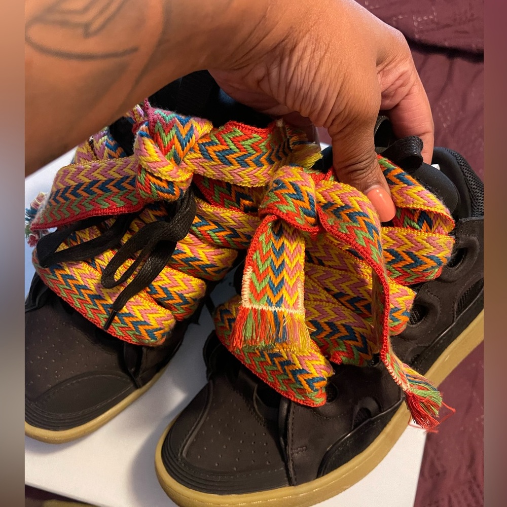 LAVIN unisex sneakers!!